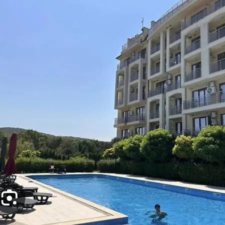 Apartment Natalja In Shartrez